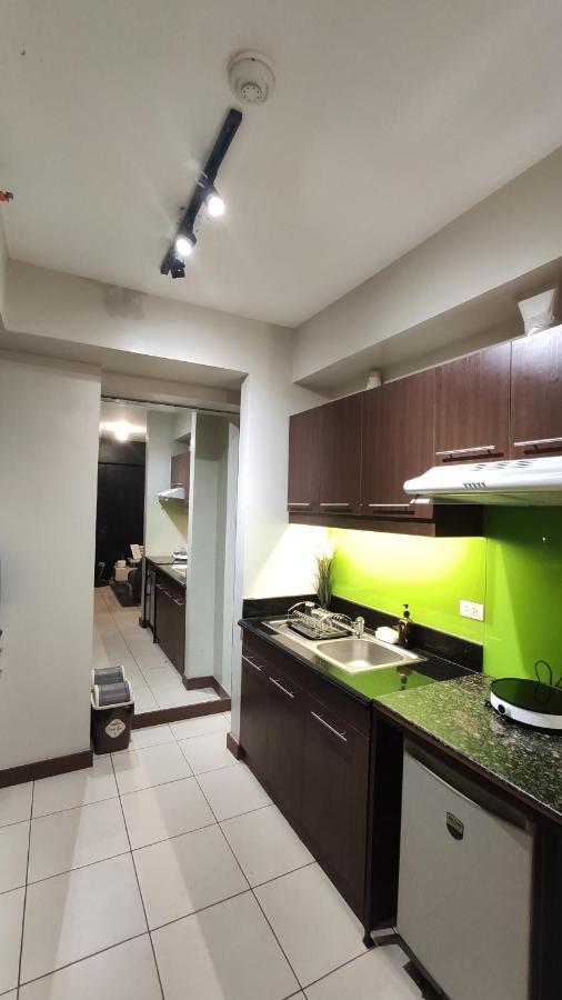 Resort Living Condominium Unit In Metro Manila Kültér fotó